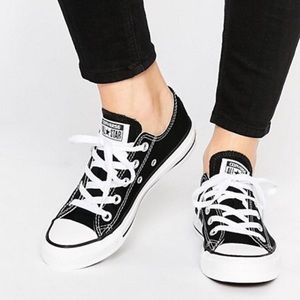black low top converse